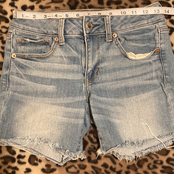 2 for $25 AMERICAN EAGLE JEAN Shorts Women’s Size 6 AE Midi Distressed Raw Hem - Picture 10 of 12